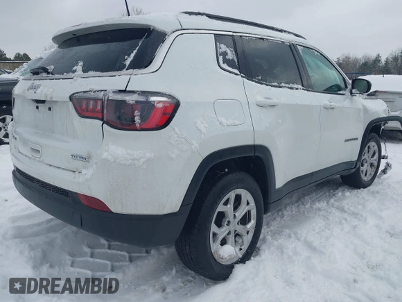 2024 Jeep Compass Latitude with VIN 3C4NJDBN5RT109413, listed as a IAAI auction lot 41330422 with Not Provided miles and . Bid and sale history available at DreamBid. Image 4.