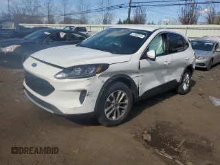 2020 Ford Escape SE z VIN 1FMCU9G63LUA91208, wystawiony jako Copart lot #53939815 z przebiegiem 71 761 mil mil oraz Szkoda całkowita • Salvage title. Historia ofert i sprzedaży dostępna na DreamBid. Obrazek 1.