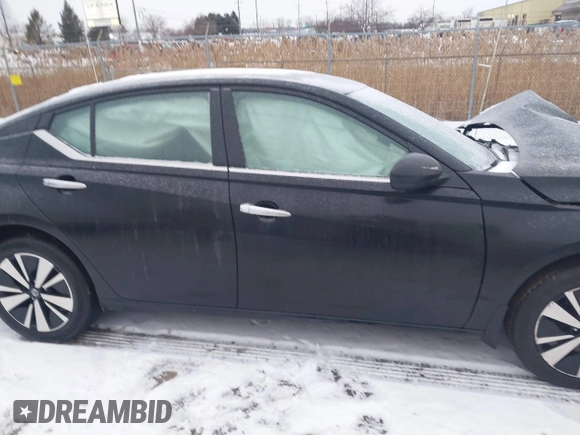 2021 Nissan Altima SV z VIN 1N4BL4DW2MN406284, wystawiony jako IAAI lot #41401817 z przebiegiem 34 145 mil mil oraz . Historia ofert i sprzedaży dostępna na DreamBid. Obrazek 14.