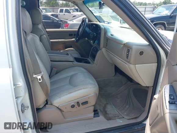 2005 Chevrolet Suburban LS with VIN 3GNEC16Z35G279673, listed as a IAAI auction lot 42428085 with 290,108 mi miles and . Bid and sale history available at DreamBid. Image 5.