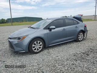 2025 Toyota Corolla LE z VIN 5YFB4MDEXSP255256, wystawiony jako Copart lot #56183985 z przebiegiem 8 052 mil mil oraz Szkoda całkowita • Salvage title. Historia ofert i sprzedaży dostępna na DreamBid. Obrazek 1.