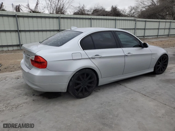 2006 BMW 3 Series 330i with VIN WBAVB33556KS37781, listed as a Copart auction lot 46035235 with 205,184 mi miles and Clean Title. Bid and sale history available at carsss.com. Image 3.