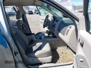 2008 Ford Escape XLT with VIN 1FMCU93198KC12899, listed as a IAAI auction lot 41768951 with 202,830 mi miles. Bid and sale history available at carsss.com. Image 5.