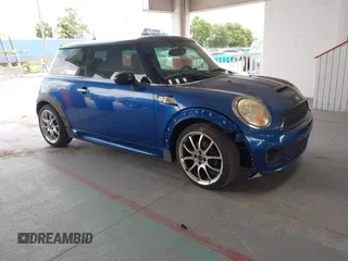 2007 MINI Hardtop S z VIN WMWMF73557TT86128, wystawiony jako IAAI lot #42417311 z przebiegiem 114 911 mil mil oraz . Historia ofert i sprzedaży dostępna na DreamBid. Obrazek 1.