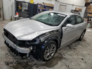 2019 Ford Fusion Titanium with VIN 3FA6P0RU3KR118693, listed as a Copart auction lot 43069005 with 137,045 mi miles and Salvage title. Bid and sale history available at DreamBid. Image 1.