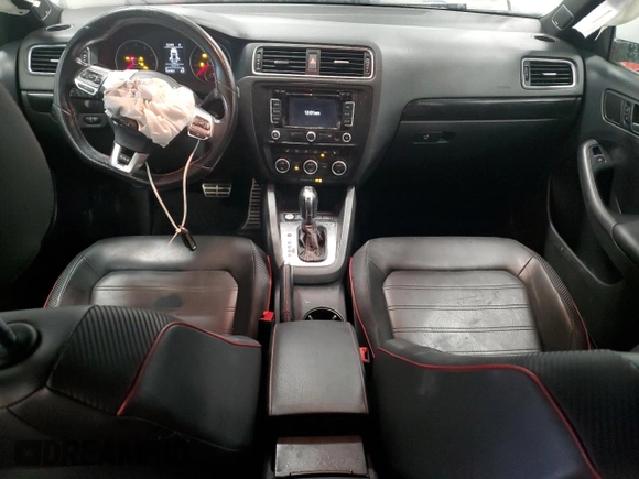 2014 Volkswagen Jetta GLI Edition 30 z VIN 3VW4S7AJ9EM277971, wystawiony jako Copart lot #88305645 z przebiegiem 167 931 mil mil oraz Szkoda całkowita • Salvage title. Historia ofert i sprzedaży dostępna na DreamBid. Obrazek 8.