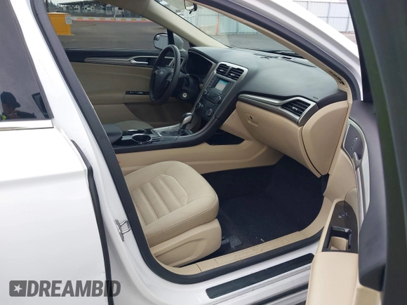 2013 Ford Fusion SE with VIN 3FA6P0HR9DR271840, listed as a IAAI auction lot 41777825 with 61,266 mi miles. Bid and sale history available at carsss.com. Image 5.