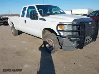 2015 Ford Super Duty F-250 SRW XLT with VIN 1FT7X2B69FEB71297, listed as a IAAI auction lot 41665201 with NaN miles. Bid and sale history available at carsss.com. Image 1.