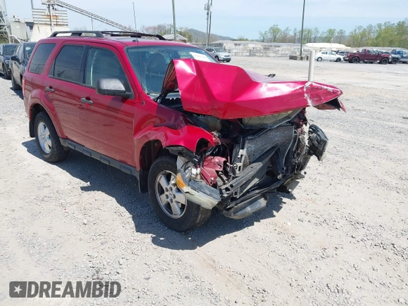 2011 Ford Escape XLT z VIN 1FMCU9D79BKB50978, wystawiony jako IAAI lot #42065969 z przebiegiem 156 619 mil mil oraz . Historia ofert i sprzedaży dostępna na DreamBid. Obrazek 1.