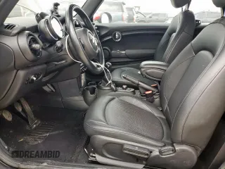 2019 MINI Convertible Cooper с VIN WMWWG5C5XK3E22725, выставлен на аукционе Copart как лот 54779825 с пробегом 43 586 миль миль и Списание • Salvage title. История ставок и продаж доступна на DreamBid. Изображение 7.