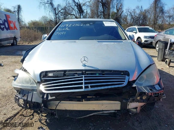 2010 Mercedes-Benz S-Class S 550 with VIN WDDNG8GB3AA317389, listed as a IAAI auction lot 41922862 with 219,260 mi miles. Bid and sale history available at carsss.com. Image 6.