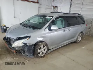 2012 Toyota Sienna LE AAS с VIN 5TDKK3DC6CS179820, выставлен на аукционе Copart как лот 61354045 с пробегом 248 023 миль миль и Списание • Salvage title. История ставок и продаж доступна на DreamBid. Изображение 1.