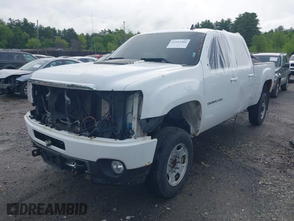 2013 GMC Sierra 2500HD Denali z VIN 1GT125E8XDF238662, wystawiony jako IAAI lot #42253366 z przebiegiem 250 409 mil mil oraz . Historia ofert i sprzedaży dostępna na DreamBid. Obrazek 18.