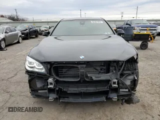 2015 BMW 7 Series 750Li xDrive z VIN WBAYF8C54FD654795, wystawiony jako Copart lot #82381894 z przebiegiem 56 968 mil mil oraz Szkoda całkowita • Salvage title. Historia ofert i sprzedaży dostępna na DreamBid. Obrazek 5.
