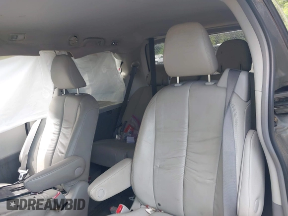 2011 Toyota Sienna XLE with VIN 5TDDK3DC8BS028176, listed as a IAAI auction lot 42592654 with 161,992 mi miles and . Bid and sale history available at DreamBid. Image 8.
