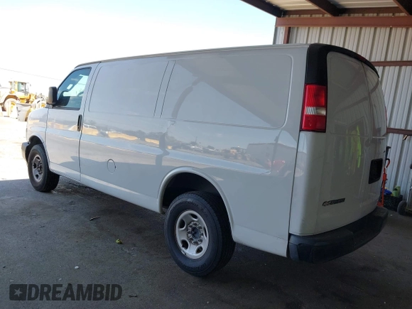 2018 Chevrolet Express Cargo with VIN 1GCWGAFP0J1339529, listed as a IAAI auction lot 42783116 with 121,861 mi miles and . Bid and sale history available at DreamBid. Image 3.