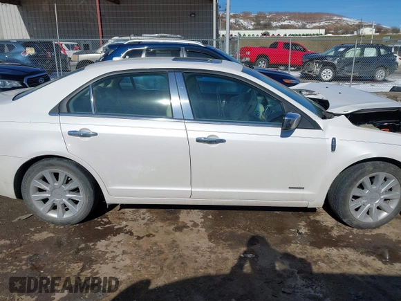 2011 Lincoln MKZ Hybrid with VIN 3LNDL2L31BR752945, listed as a IAAI auction lot 41439120 with 178,578 mi miles. Bid and sale history available at carsss.com. Image 13.