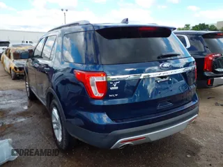 2017 Ford Explorer XLT z VIN 1FM5K7D86HGD63457, wystawiony jako IAAI lot #42363170 z przebiegiem 127 185 mil mil oraz . Historia ofert i sprzedaży dostępna na DreamBid. Obrazek 3.