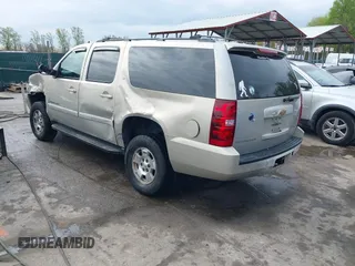 2007 Chevrolet Suburban LT with VIN 3GNFK16387G267959, listed as a IAAI auction lot 41999489 with 106,131 mi miles. Bid and sale history available at carsss.com. Image 3.