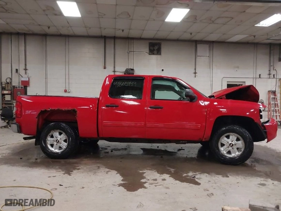 2011 Chevrolet Silverado 1500 LT with VIN 1GCPKSE3XBF208863, listed as a IAAI auction lot 41805444 with 280,658 mi miles. Bid and sale history available at carsss.com. Image 13.