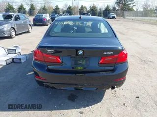 2020 BMW 5 Series 530i xDrive z VIN WBAJR7C03LCD76807, wystawiony jako IAAI lot #41887586 z przebiegiem 54 830 mil mil oraz . Historia ofert i sprzedaży dostępna na DreamBid. Obrazek 16.