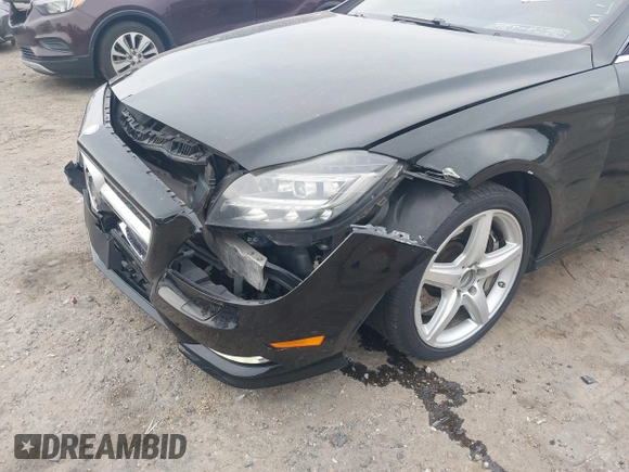 2014 Mercedes-Benz CLS 550 с VIN WDDLJ9BB3EA128785, выставлен на аукционе IAAI как лот 41801794 с пробегом 140 970 миль миль и . История ставок и продаж доступна на DreamBid. Изображение 6.