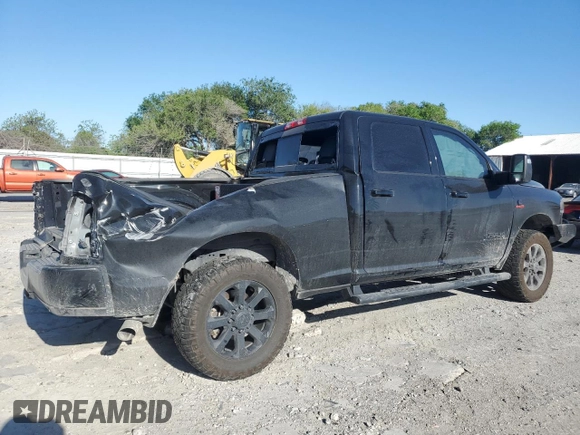 2023 Ram 2500 Laramie z VIN 3C6UR5FLXPG618137, wystawiony jako Copart lot #51846005 z przebiegiem Nie podano mil oraz Szkoda całkowita • Salvage title. Historia ofert i sprzedaży dostępna na DreamBid. Obrazek 3.