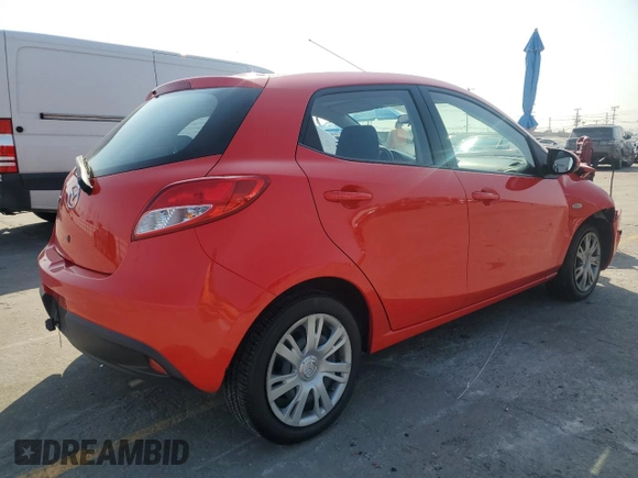 2014 Mazda 2 Sport z VIN JM1DE1KZ7E0186633, wystawiony jako Copart lot #59354705 z przebiegiem 111 234 mil mil oraz Szkoda całkowita • Salvage title. Historia ofert i sprzedaży dostępna na DreamBid. Obrazek 3.