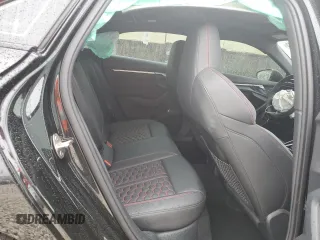 2024 Audi RS 3 z VIN WUAG4DGYXRA909721, wystawiony jako Copart lot #89262995 z przebiegiem 2235 mil mil oraz Szkody całkowita. Historia ofert i sprzedaży dostępna na DreamBid. Obrazek 11.