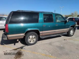 1996 GMC Suburban with VIN 1GKFK16R0TJ729179, listed as a Copart auction lot 51996035 with 206,230 mi miles and Salvage Title. Bid and sale history available at carsss.com. Image 3.