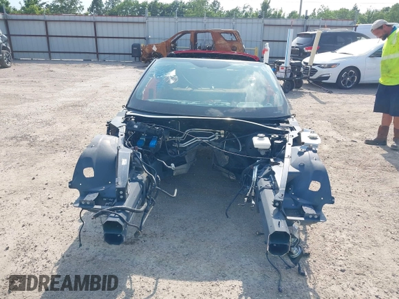 2015 Chevrolet Corvette Z06 2LZ z VIN 1G1YR2D69F5600121, wystawiony jako IAAI lot #42321716 z przebiegiem Nie podano mil oraz . Historia ofert i sprzedaży dostępna na DreamBid. Obrazek 12.