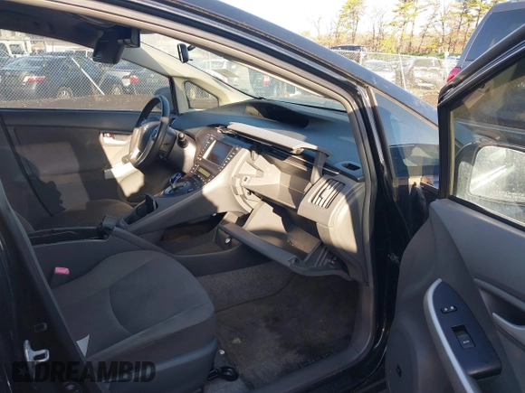 2011 Toyota Prius I with VIN JTDKN3DU6B5301063, listed as a IAAI auction lot 41858696 with 999,999 mi miles. Bid and sale history available at carsss.com. Image 5.
