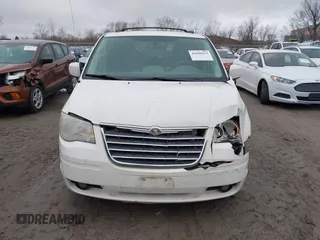 2010 Chrysler Town & Country Touring with VIN 2A4RR5D19AR441155, listed as a IAAI auction lot 41848553 with 197,088 mi miles. Bid and sale history available at carsss.com. Image 12.