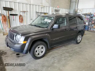 2015 Jeep Patriot Altitude z VIN 1C4NJRBB0FD317543, wystawiony jako Copart lot #57026915 z przebiegiem 147 493 mil mil oraz Nie do naprawy. Historia ofert i sprzedaży dostępna na DreamBid. Obrazek 1.