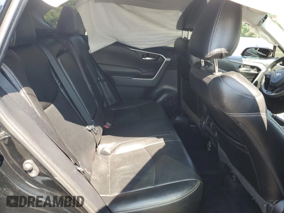 2020 Toyota RAV4 XLE z VIN 2T3P1RFV0LW102224, wystawiony jako Copart lot #62390525 z przebiegiem 80 623 mil mil oraz Szkoda całkowita • Salvage title. Historia ofert i sprzedaży dostępna na DreamBid. Obrazek 11.