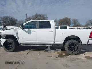 2020 Ram 2500 Big Horn with VIN 3C6UR5DL1LG115089, listed as a IAAI auction lot 41236581 with 90,797 mi miles. Bid and sale history available at carsss.com. Image 14.