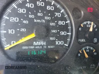 2000 GMC Jimmy SLE Convenience with VIN 1GKDT13W3Y2215035, listed as a Copart auction lot 77484104 with 116,124 mi miles and Salvage Title. Bid and sale history available at carsss.com. Image 9.