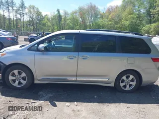 2019 Toyota Sienna LE Auto Access Seat with VIN 5TDKZ3DC9KS990764, listed as a IAAI auction lot 42219964 with 53,623 mi miles and . Bid and sale history available at DreamBid. Image 14.