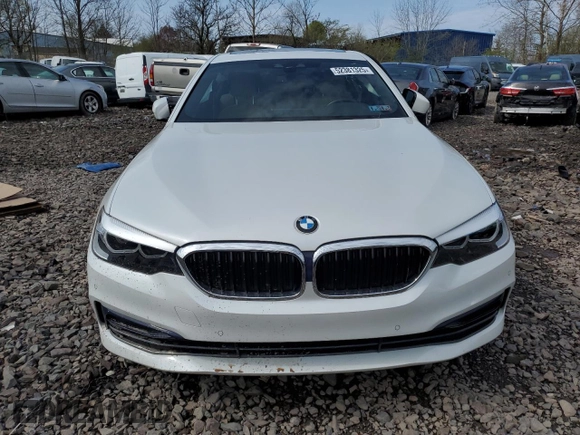 2020 BMW 5 Series 530i xDrive z VIN WBAJR7C03LCE58567, wystawiony jako Copart lot #52381325 z przebiegiem 27 309 mil mil oraz Szkoda całkowita • Salvage title. Historia ofert i sprzedaży dostępna na DreamBid. Obrazek 5.