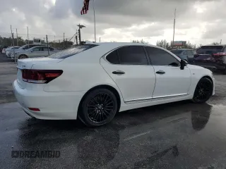 2015 Lexus LS 460 with VIN JTHBL5EF1F5135587, listed as a Copart auction lot 58524395 with 116,816 mi miles and Salvage title. Bid and sale history available at DreamBid. Image 3.