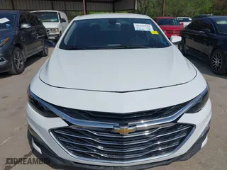 2019 Chevrolet Malibu LT with VIN 1G1ZD5STXKF146723, listed as a IAAI auction lot 41901442 with 61,507 mi miles. Bid and sale history available at carsss.com. Image 6.
