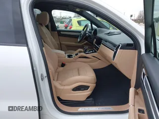 2023 Porsche Cayenne z VIN WP1AA2AY1PDA01984, wystawiony jako IAAI lot #41946680 z przebiegiem 16 121 mil mil oraz . Historia ofert i sprzedaży dostępna na DreamBid. Obrazek 5.