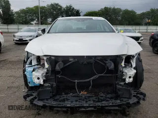 2022 Lexus ES 250 with VIN 58AD11D19NU008822, listed as a Copart auction lot 60647625 with 38,876 mi miles and Salvage title. Bid and sale history available at DreamBid. Image 5.