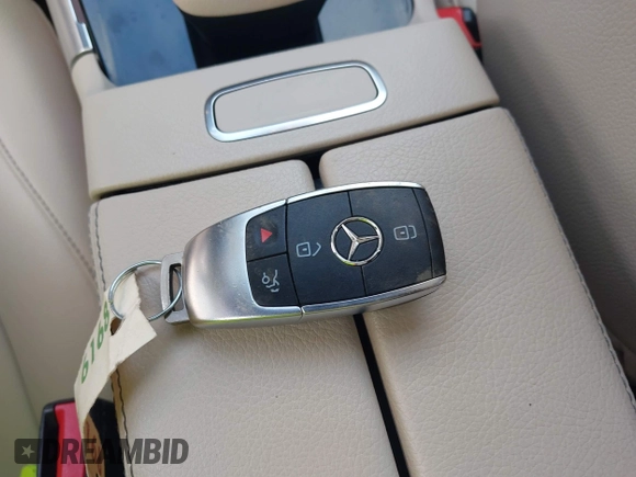 2020 Mercedes-Benz GLB 250 z VIN W1N4M4GB5LW030089, wystawiony jako IAAI lot #41952521 z przebiegiem 35 817 mil mil oraz . Historia ofert i sprzedaży dostępna na DreamBid. Obrazek 11.