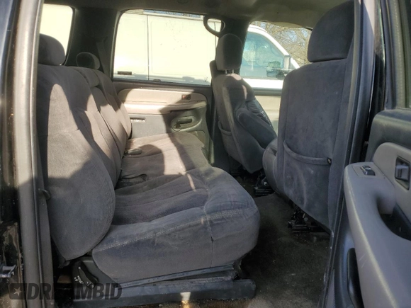 2002 Chevrolet Suburban LS with VIN 1GNFK16Z82J135148, listed as a Copart auction lot 45701285 with 270,757 mi miles and Salvage Title. Bid and sale history available at carsss.com. Image 11.