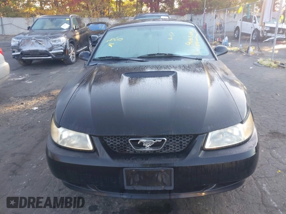 2000 Ford Mustang with VIN 1FAFP4046YF238109, listed as a IAAI auction lot 40656475 with 64,926 mi miles. Bid and sale history available at carsss.com. Image 6.