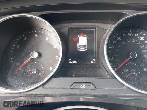 2019 Volkswagen Tiguan SE with VIN 3VV3B7AX7KM040136, listed as a IAAI auction lot 41397714 with 82,302 mi miles and . Bid and sale history available at DreamBid. Image 7.