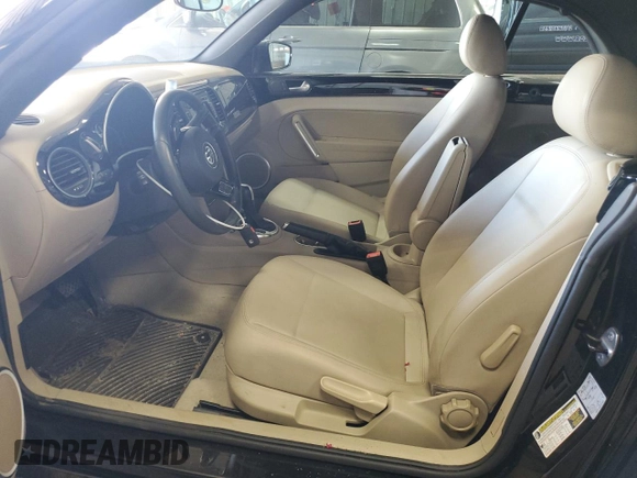 2013 Volkswagen Beetle 2.5L с VIN 3VW5P7AT5DM811974, выставлен на аукционе Copart как лот 56853015 с пробегом 68 959 миль миль и На запчасти • Non repairable. История ставок и продаж доступна на DreamBid. Изображение 7.