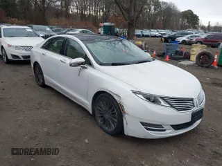 2013 Lincoln MKZ with VIN 3LN6L2JK4DR816031, listed as a IAAI auction lot 41701444 with 147,701 mi miles. Bid and sale history available at carsss.com. Image 1.
