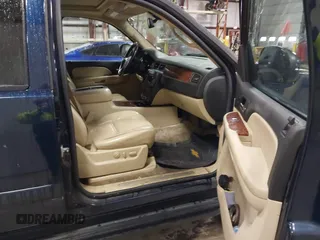 2007 Chevrolet Suburban LT with VIN 3GNFC16057G210492, listed as a IAAI auction lot 41743673 with 258,133 mi miles and . Bid and sale history available at DreamBid. Image 5.